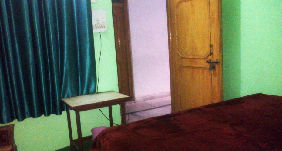 Hotel G K Plaza, Lansdowne 2